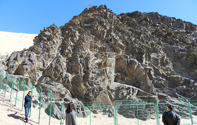 6新聞-12李華清先生出席李華清設計與三胖蛋年度戰(zhàn)略合作啟動儀式新聞_03-06