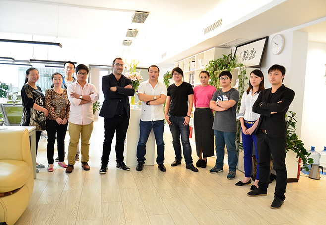 6新聞-15西班牙創(chuàng)始人親赴李華清設(shè)計(jì)_03-04